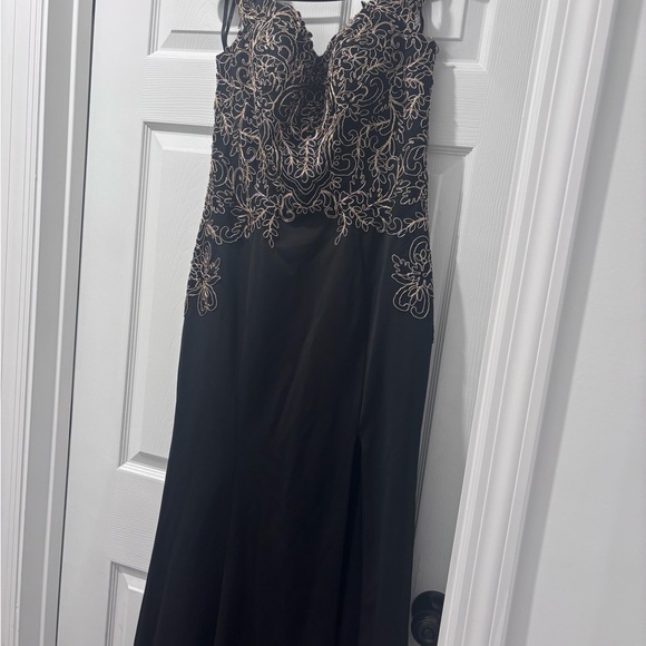 SOLD - Picture 3 of 12